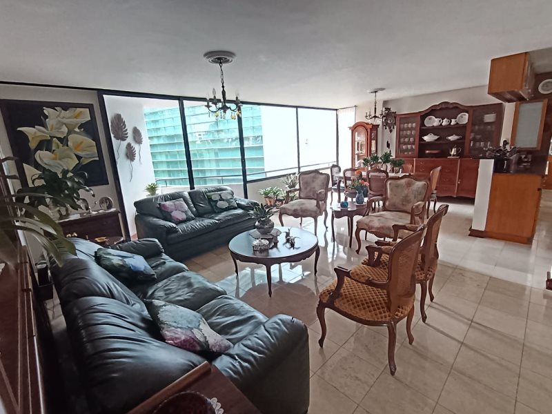 Apartamento en Venta en Poblado-Patio Bonito